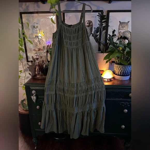 Torrid 2 Square Neck Lace Inset Maxi Dress Olivine - Picture 4 of 6